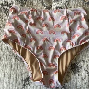 ISO KORTNI JEANE RAINBOW PRINT BOTTOMS